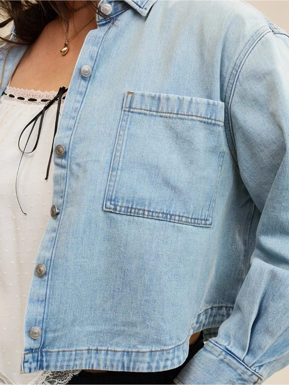 NWT Aerie Cropped Buttondown Shirt Light Wash Cropped Denim Jacket - Light Blue - Picture 5 of 10